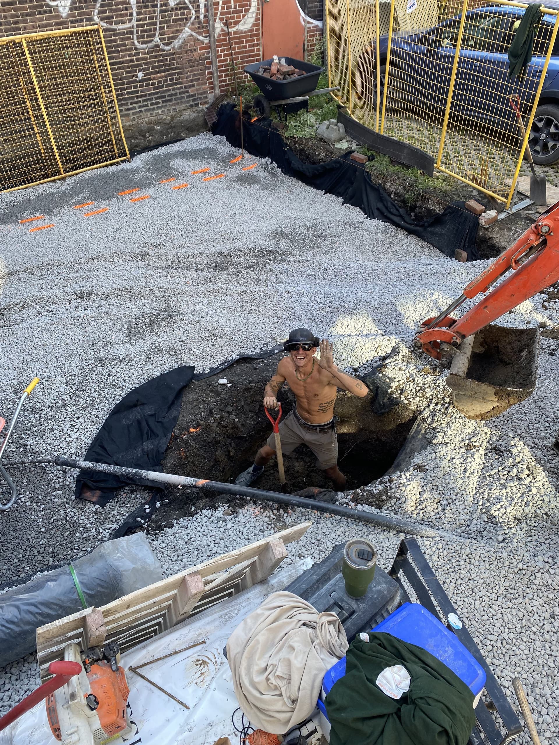 mike hole excavation